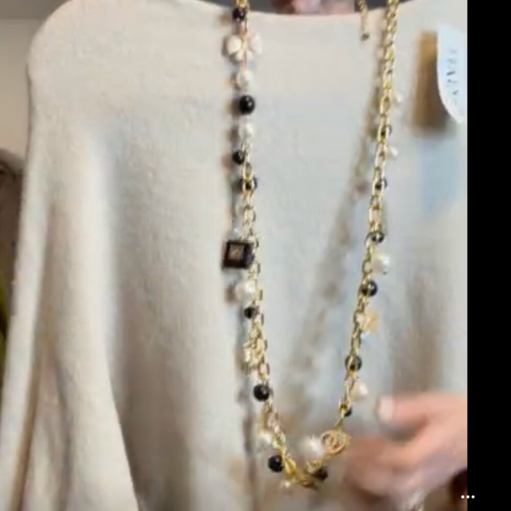 MOMS NECKLACE